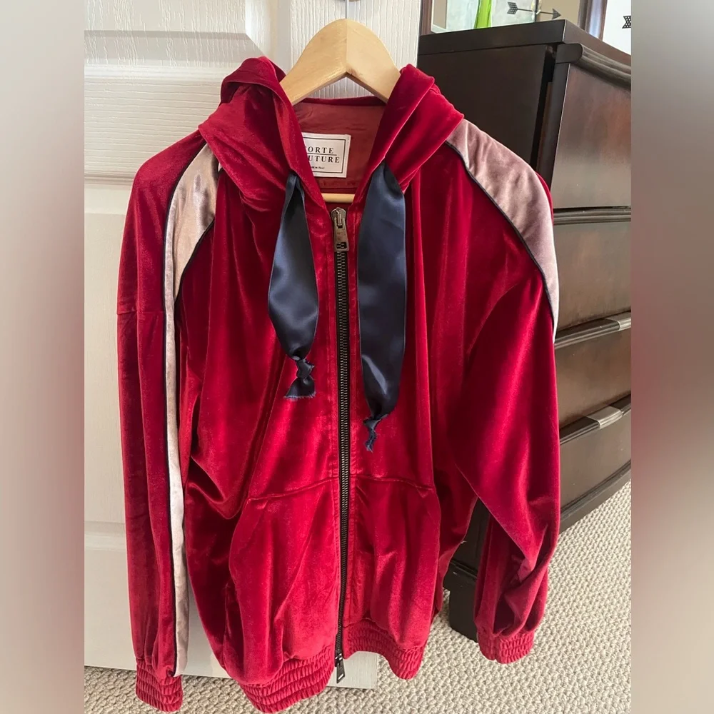 Cute Jacket! - Picture 1 of 3